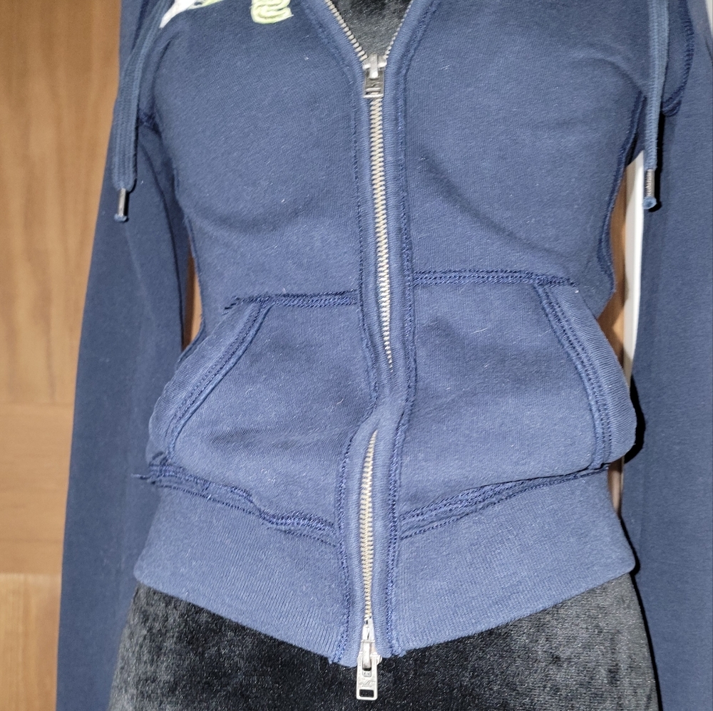 HOLLISTER - Picture 5 of 12